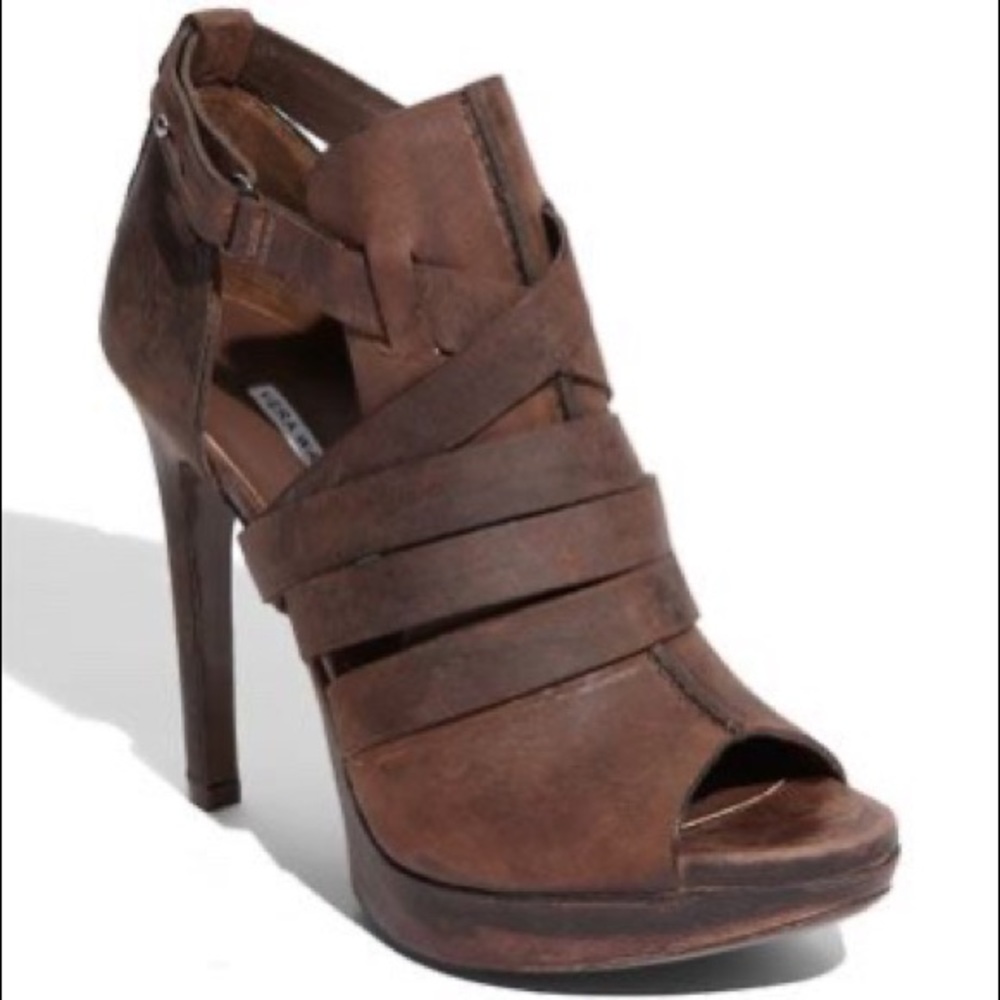 Vera Wang ‘Cara’ Bootie - Size 7